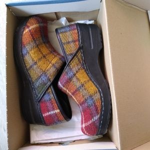 Dansko 37 Felt Tartan Plaid Clogs